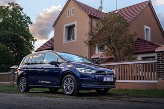 Poslední šance na klasické MPV. Volkswagen doprodává tourany